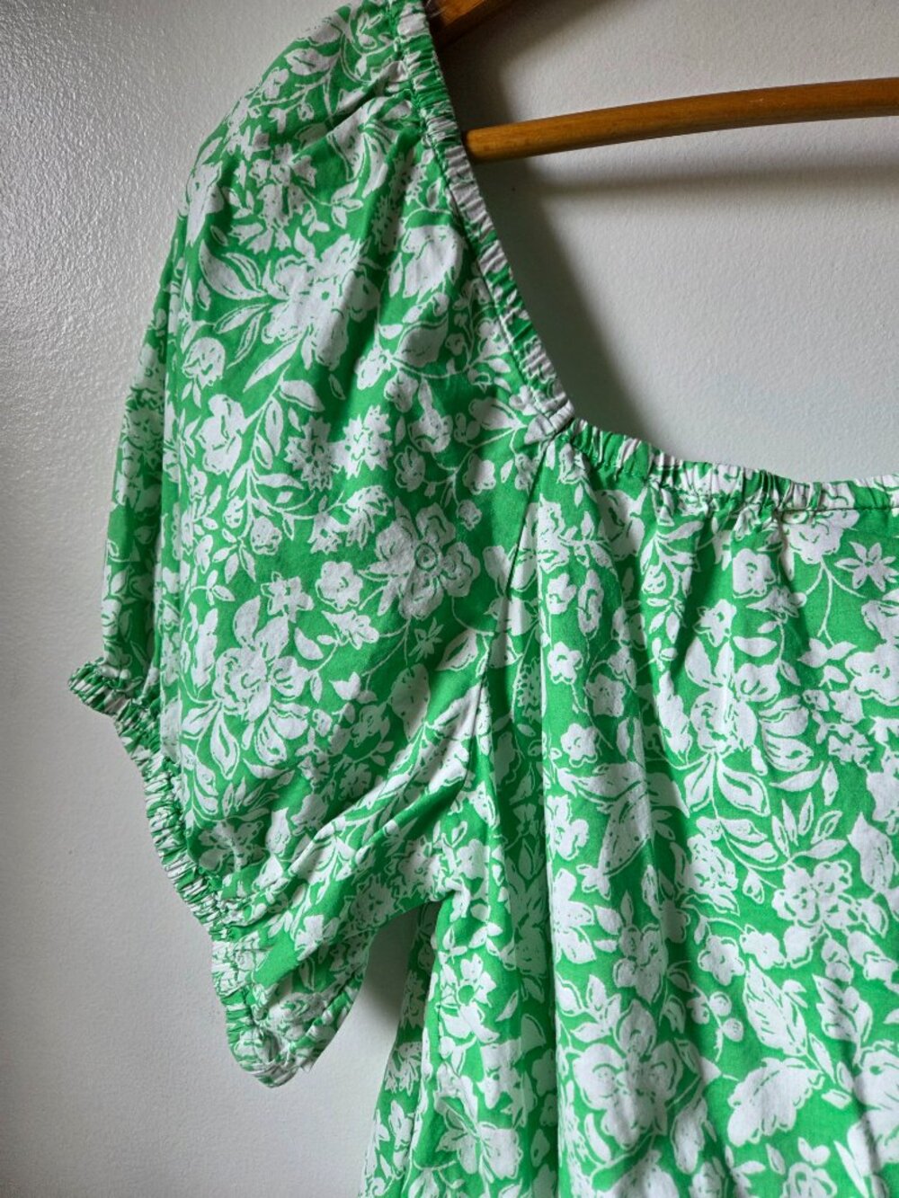 LIKE NEW UNIVERSAL THREAD FLORAL PEASANT STYLE TOP SIZE XL - Picture 6 of 11